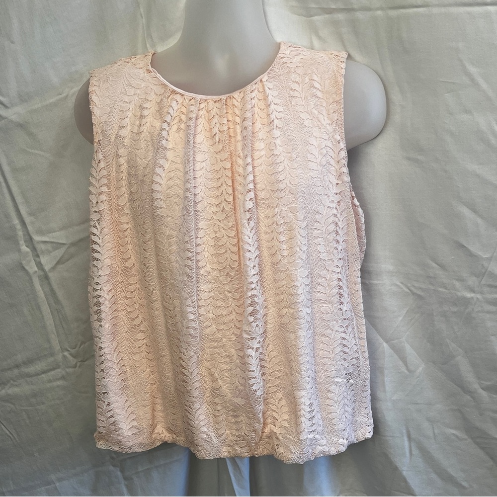 Liz Claiborne Career pull-over top, sleeveless, loop & button closure. XL.